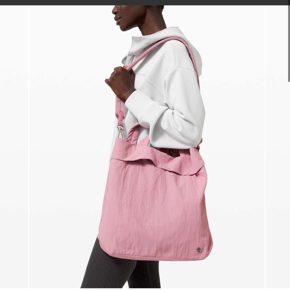 Lululemon On My Level Bag *19L Cherry Tint - Picture 4 of 13